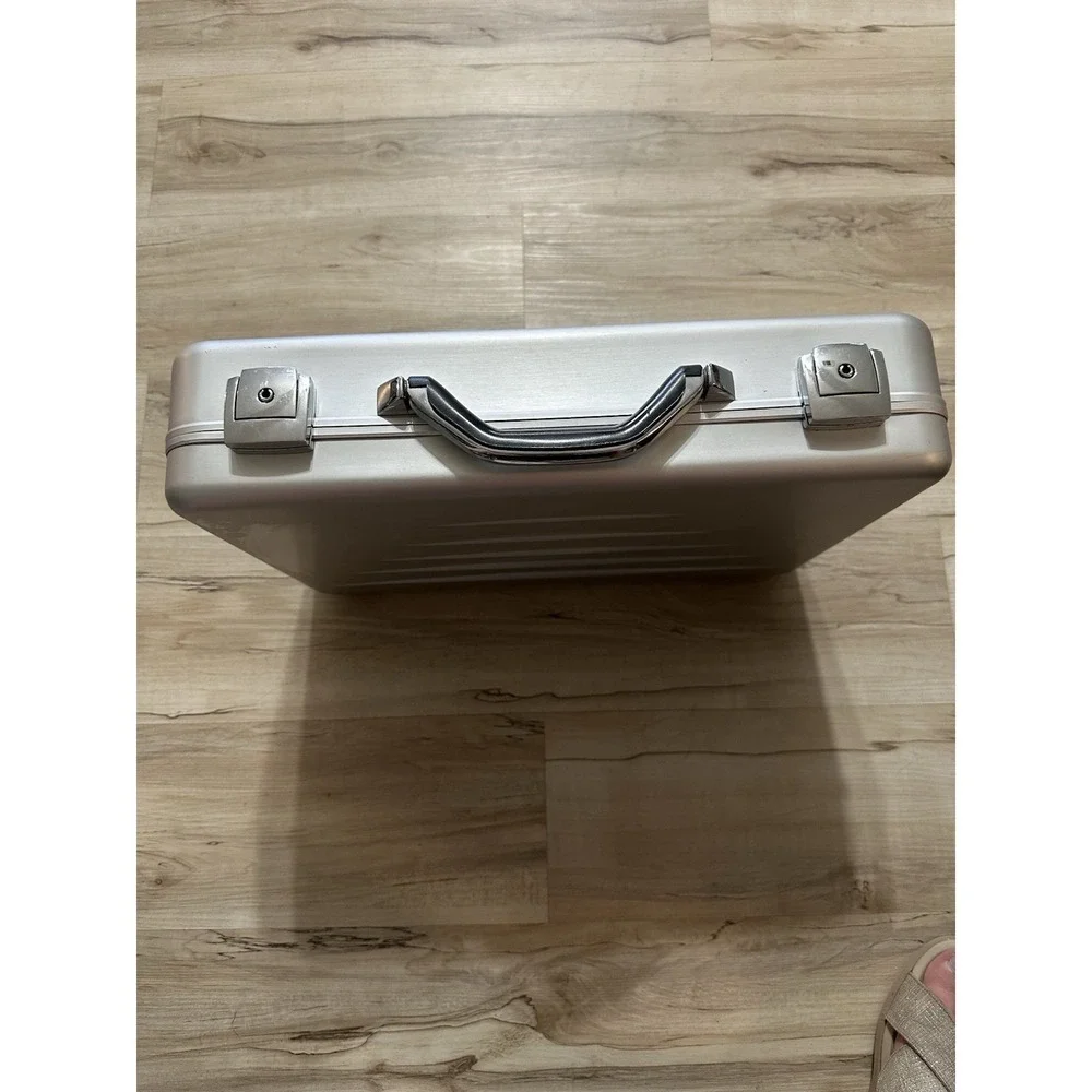Used Aluminum Briefcase Silver Case 18x13x4